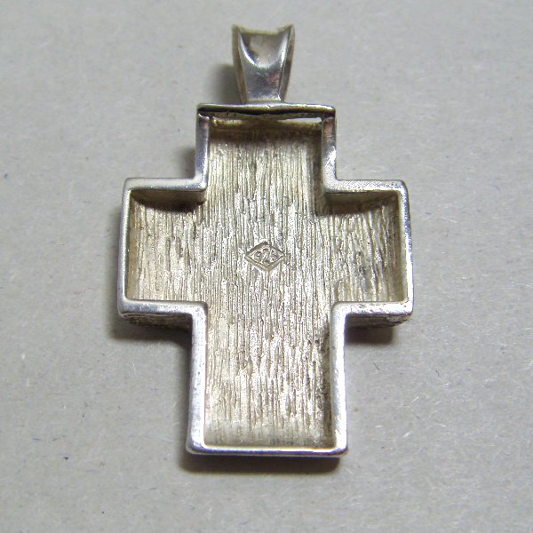 (p1575)Silver bombe hollow cross.